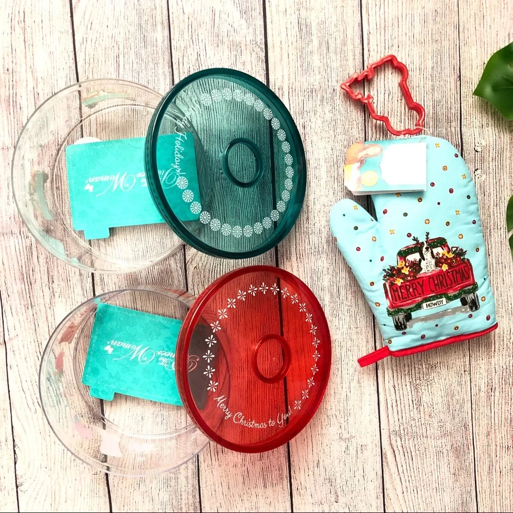 Pioneer Woman Cookie Container and Baking Mitten Set